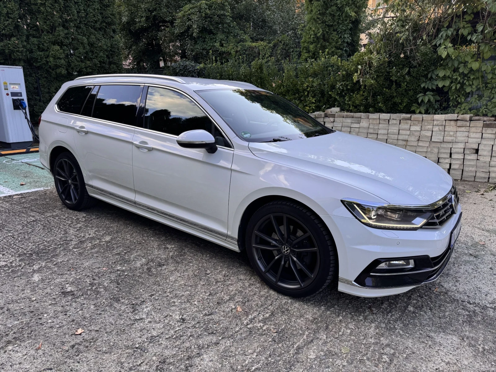 VW Passat R Line / Distronic / Dynamic Light Assist - изображение 6