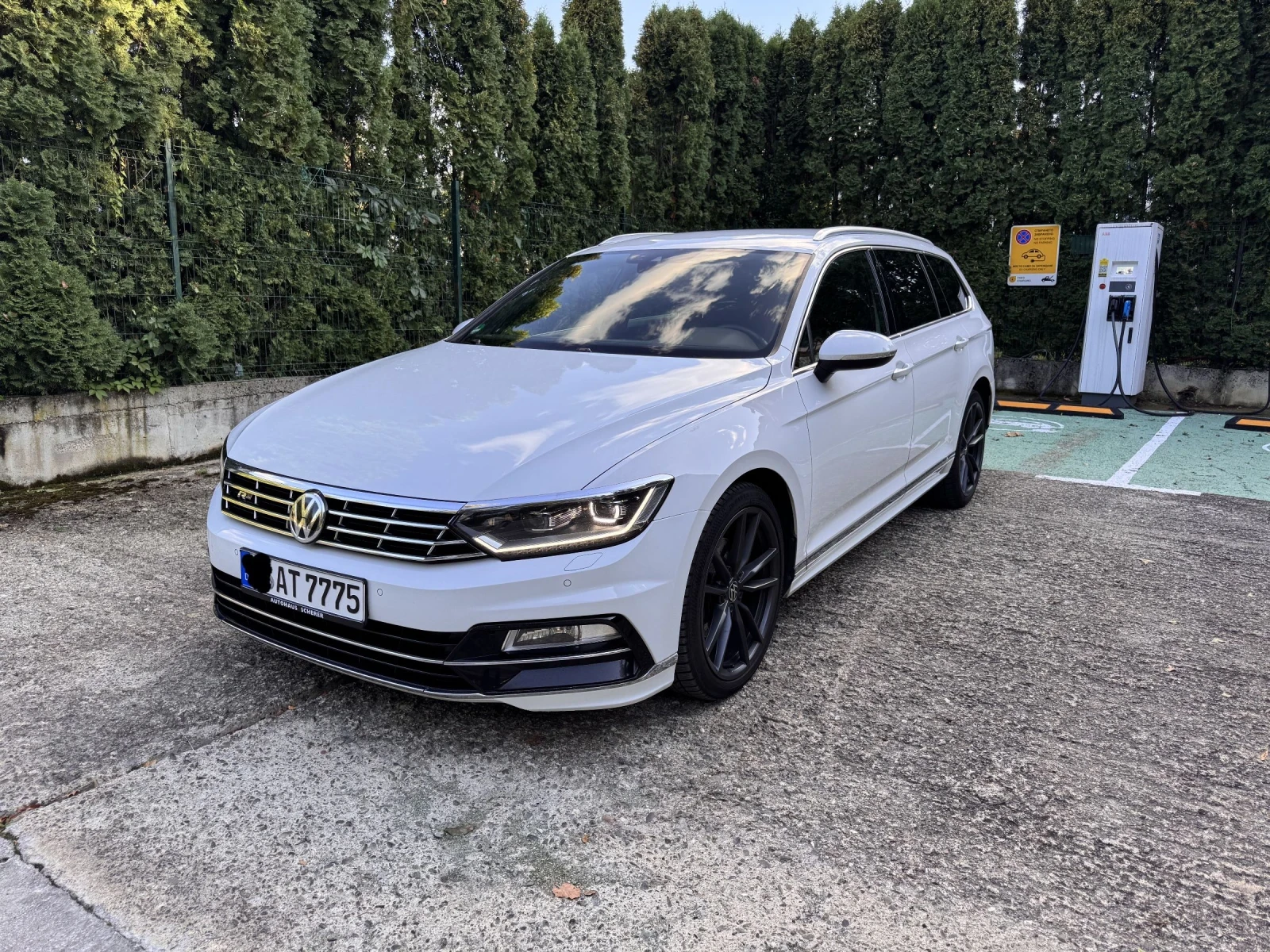 VW Passat R Line / Distronic / Dynamic Light Assist - изображение 2