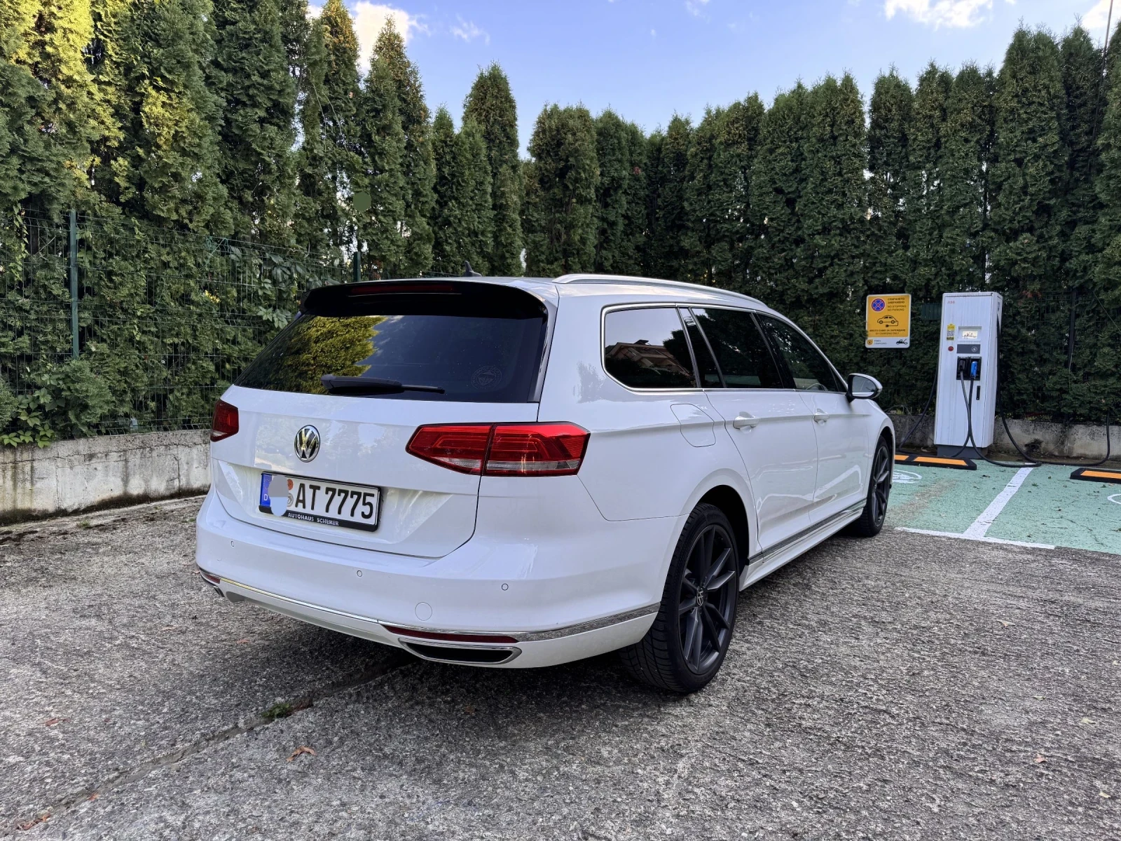 VW Passat R Line / Distronic / Dynamic Light Assist - изображение 7