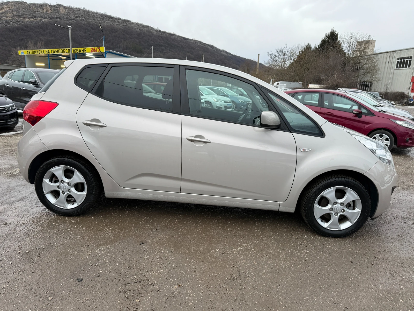 Kia Venga 1.4i-90к.с-парктроник-климатик-мултимедия-Италия - изображение 7