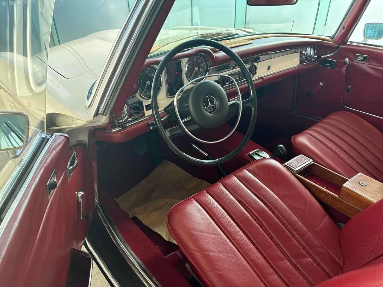 Mercedes-Benz SL * ПАГОДА* УНИКАЛНА КЛАСИКА* МАЛКО КИЛОМЕТРИ - изображение 5