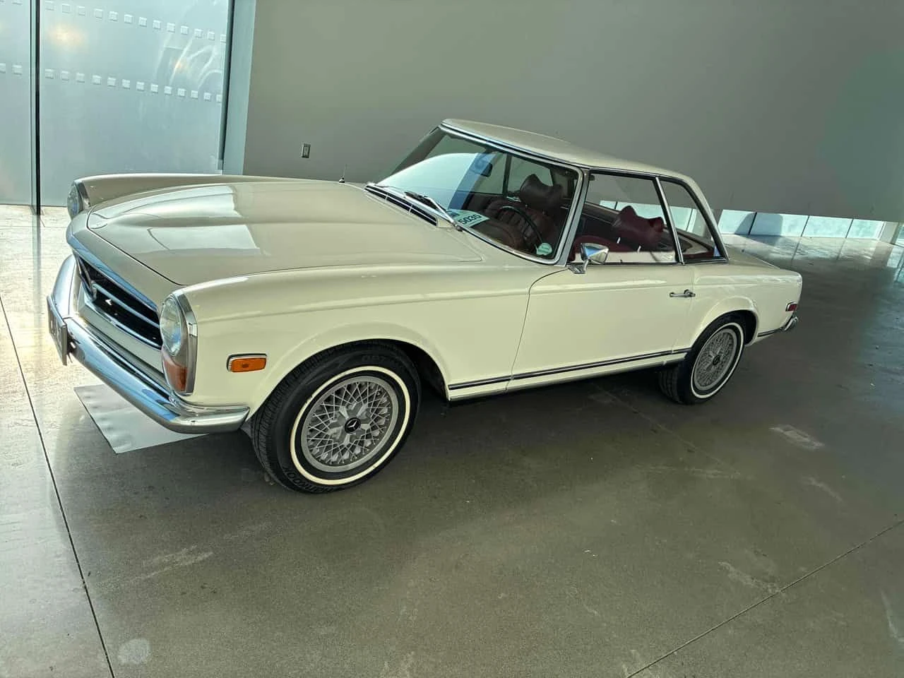 Mercedes-Benz SL * ПАГОДА* УНИКАЛНА КЛАСИКА* МАЛКО КИЛОМЕТРИ - изображение 2