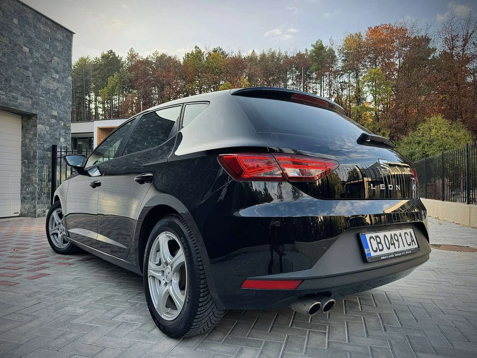 Seat Leon FR Limited / MATRIX Фарове / Алкантара / DSG - 6ск, снимка 5 - Автомобили и джипове - 53779613