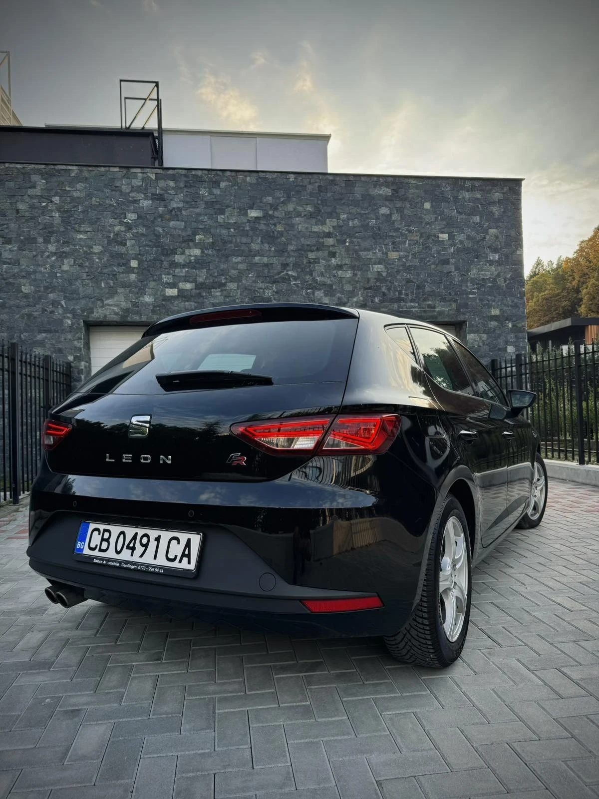 Seat Leon FR Limited / MATRIX Фарове / Алкантара / DSG - 6ск, снимка 4 - Автомобили и джипове - 53779613