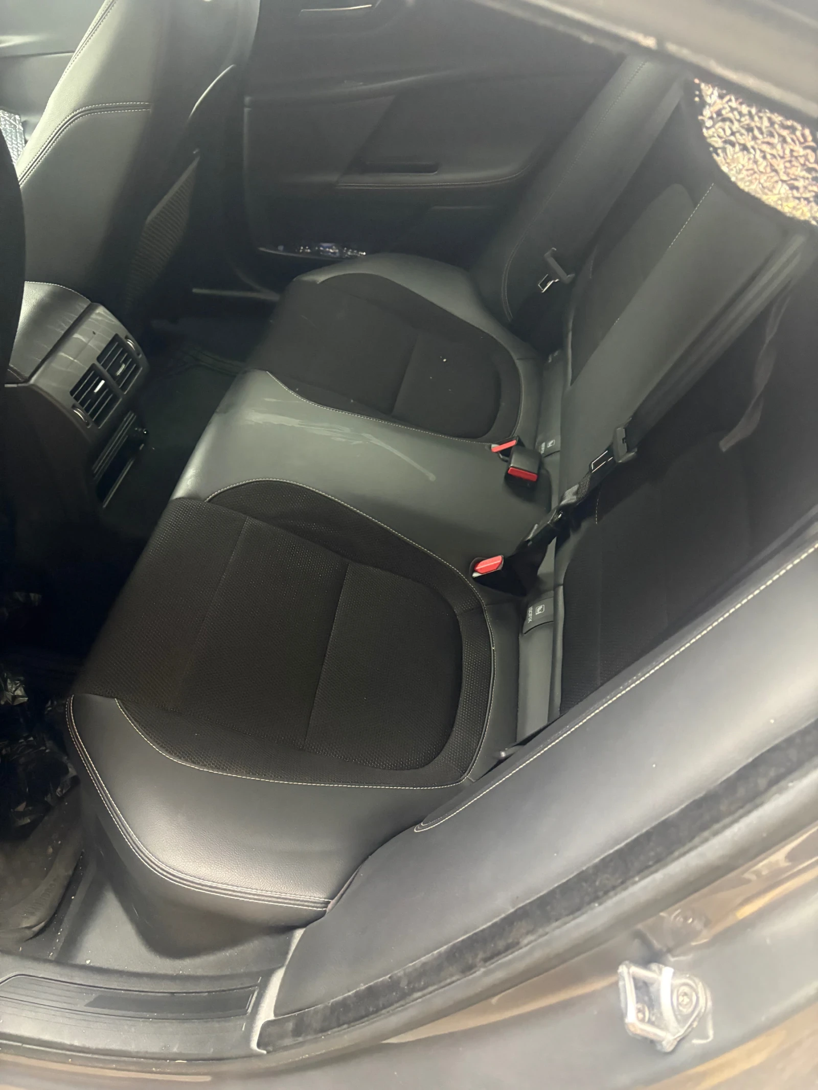 Jaguar XE 2.0D R-Sport, снимка 6 - Автомобили и джипове - 53936376