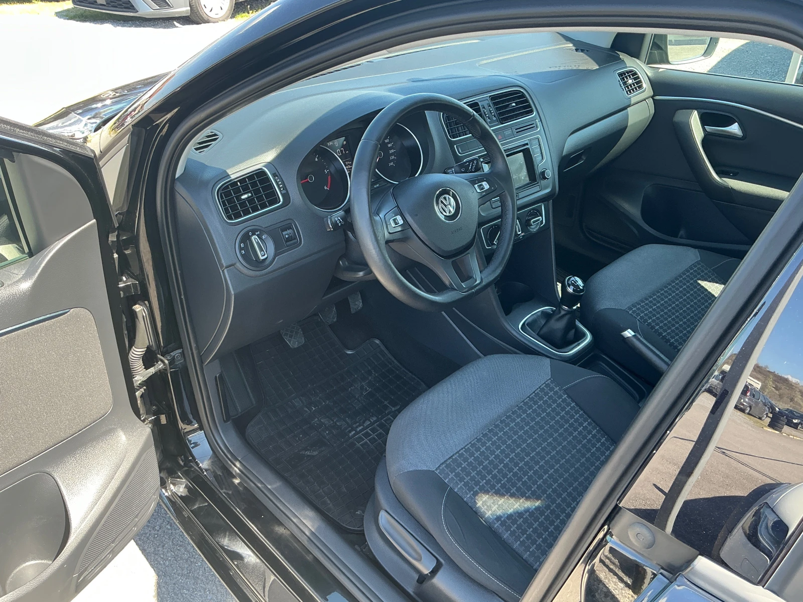 VW Polo 1.4 TDI, снимка 17 - Автомобили и джипове - 53974084