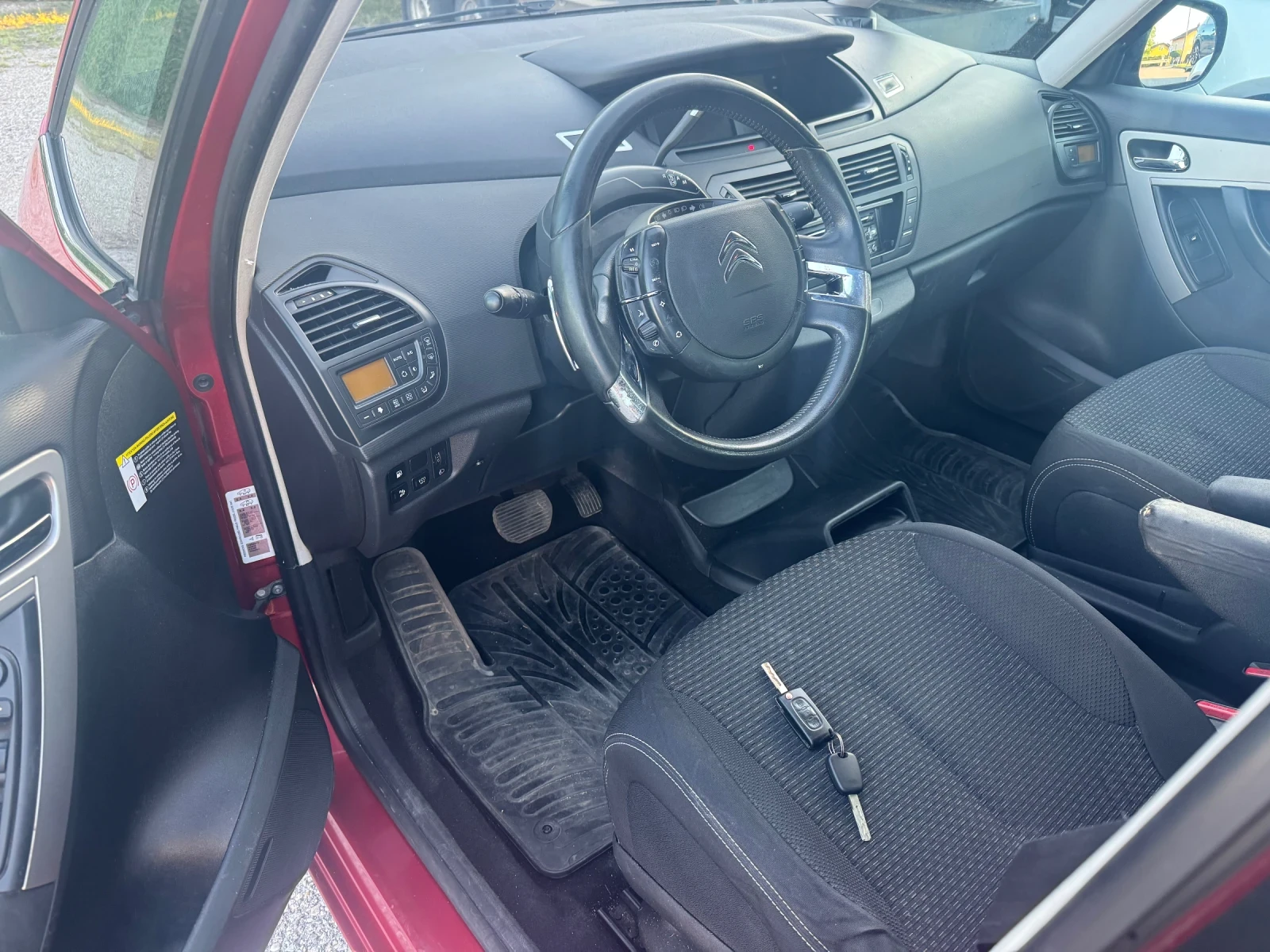 Citroen C4 Picasso 1.6EHDI Eco Drive Automatik , снимка 16 - Автомобили и джипове - 54719335