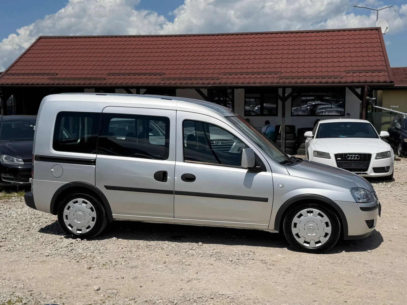 Opel Combo 1.7 дизел, снимка 4 - Автомобили и джипове - 54719682