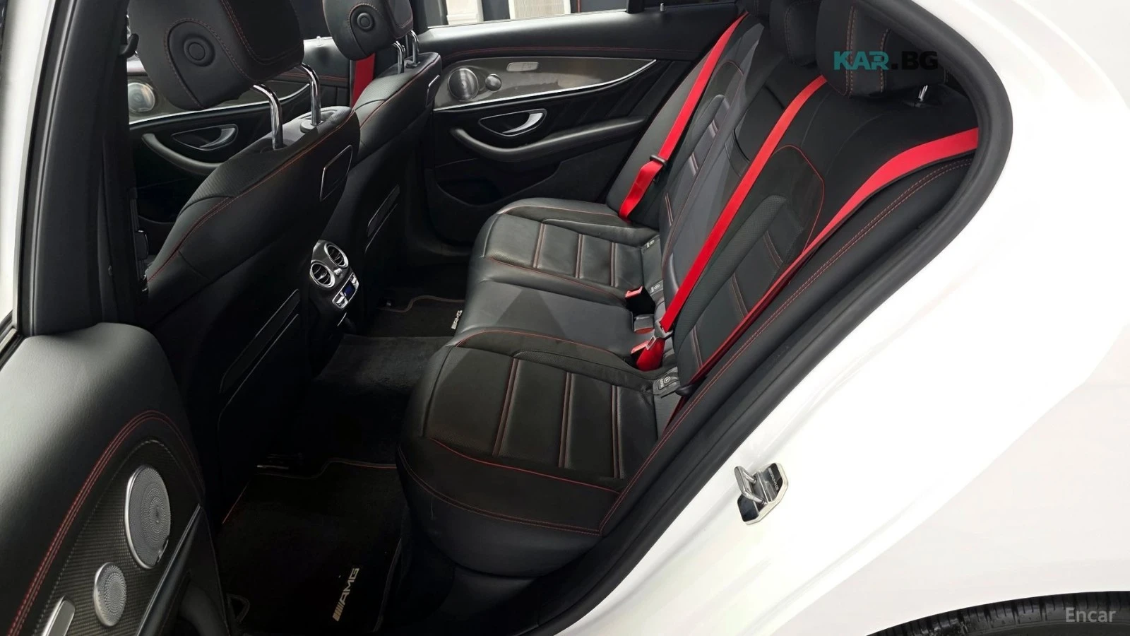 Mercedes-Benz E 43 AMG 4MATIC* DISTRONIC* ОБДУХВАНЕ* МАСАЖИ* 360* КАМЕРА*, снимка 11 - Автомобили и джипове - 54865318