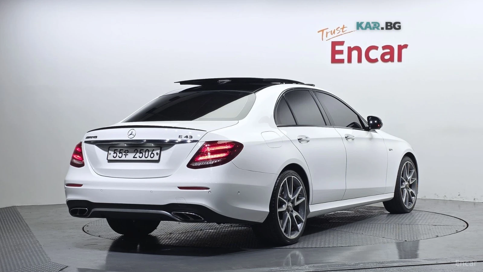 Mercedes-Benz E 43 AMG 4MATIC* DISTRONIC* ОБДУХВАНЕ* МАСАЖИ* 360* КАМЕРА*, снимка 3 - Автомобили и джипове - 54865318