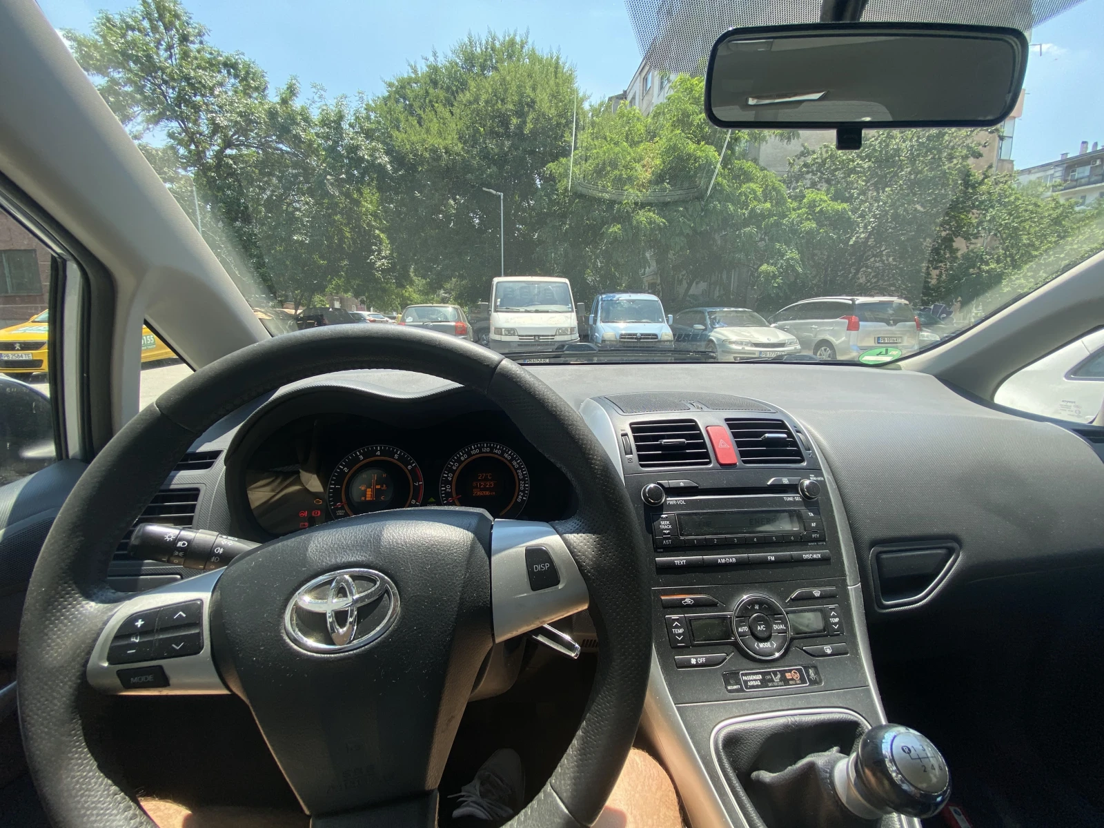 Toyota Auris 1.33 VVT-i, снимка 4 - Автомобили и джипове - 54998641
