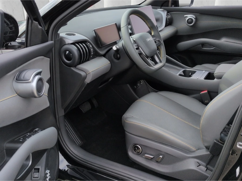 BYD Atto3 EVO Design, снимка 12 - Автомобили и джипове - 54998787