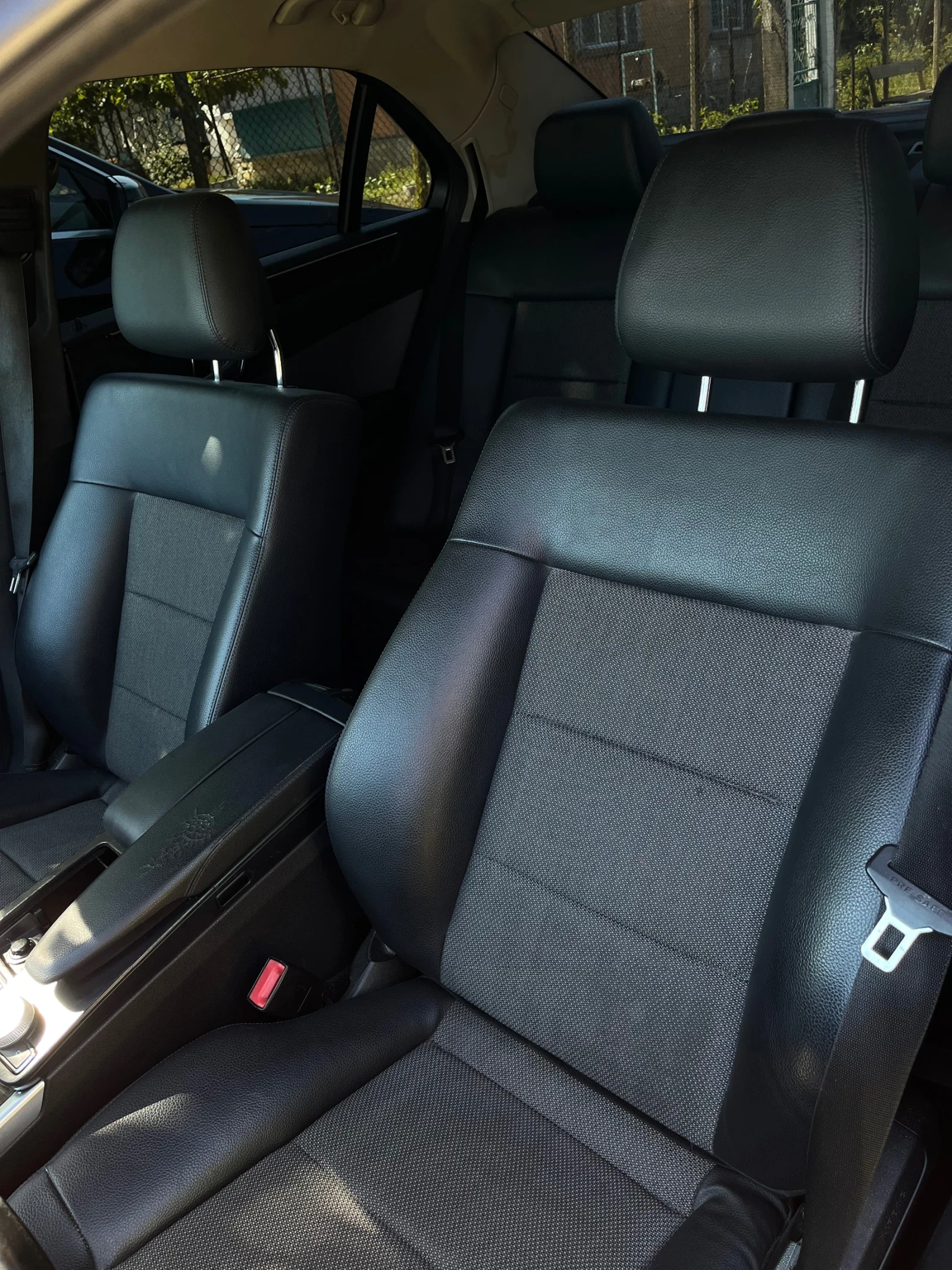 Mercedes-Benz E 220, снимка 8 - Автомобили и джипове - 55157896