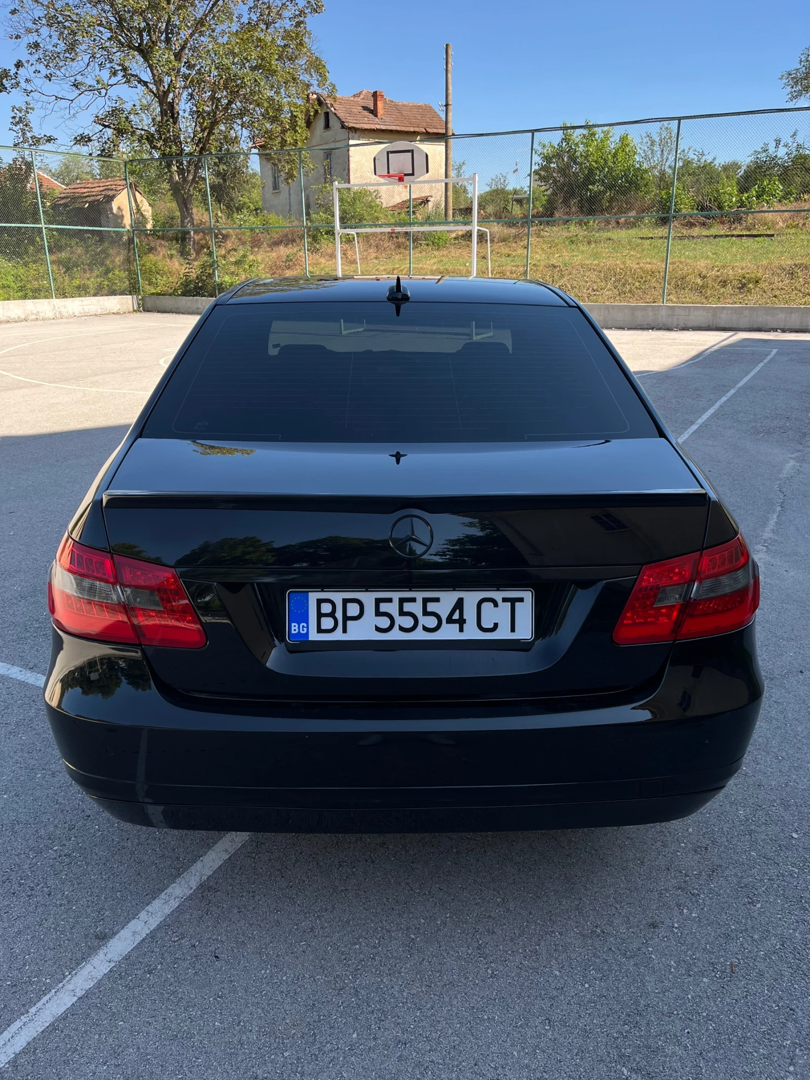 Mercedes-Benz E 220, снимка 6 - Автомобили и джипове - 55157896