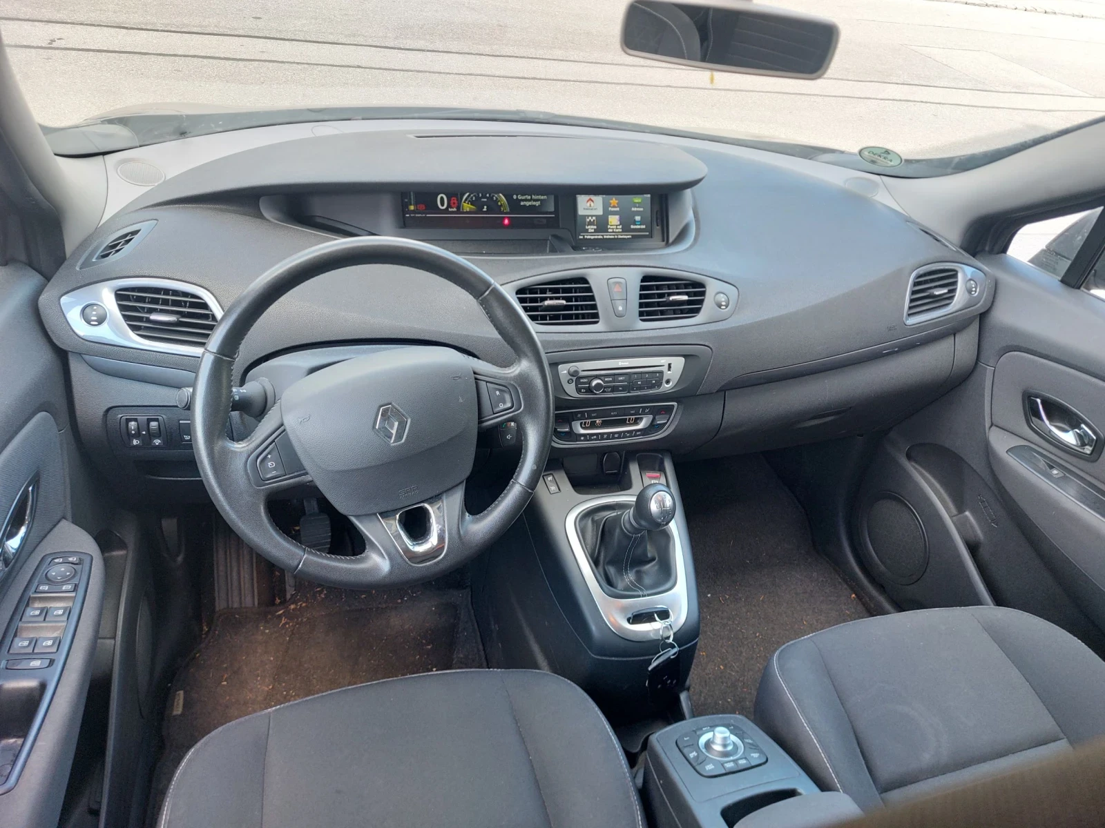 Renault Scenic 1.2TCe  , снимка 9 - Автомобили и джипове - 55902021