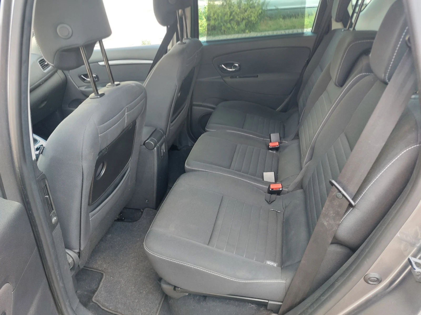 Renault Scenic 1.2TCe  , снимка 12 - Автомобили и джипове - 55902021