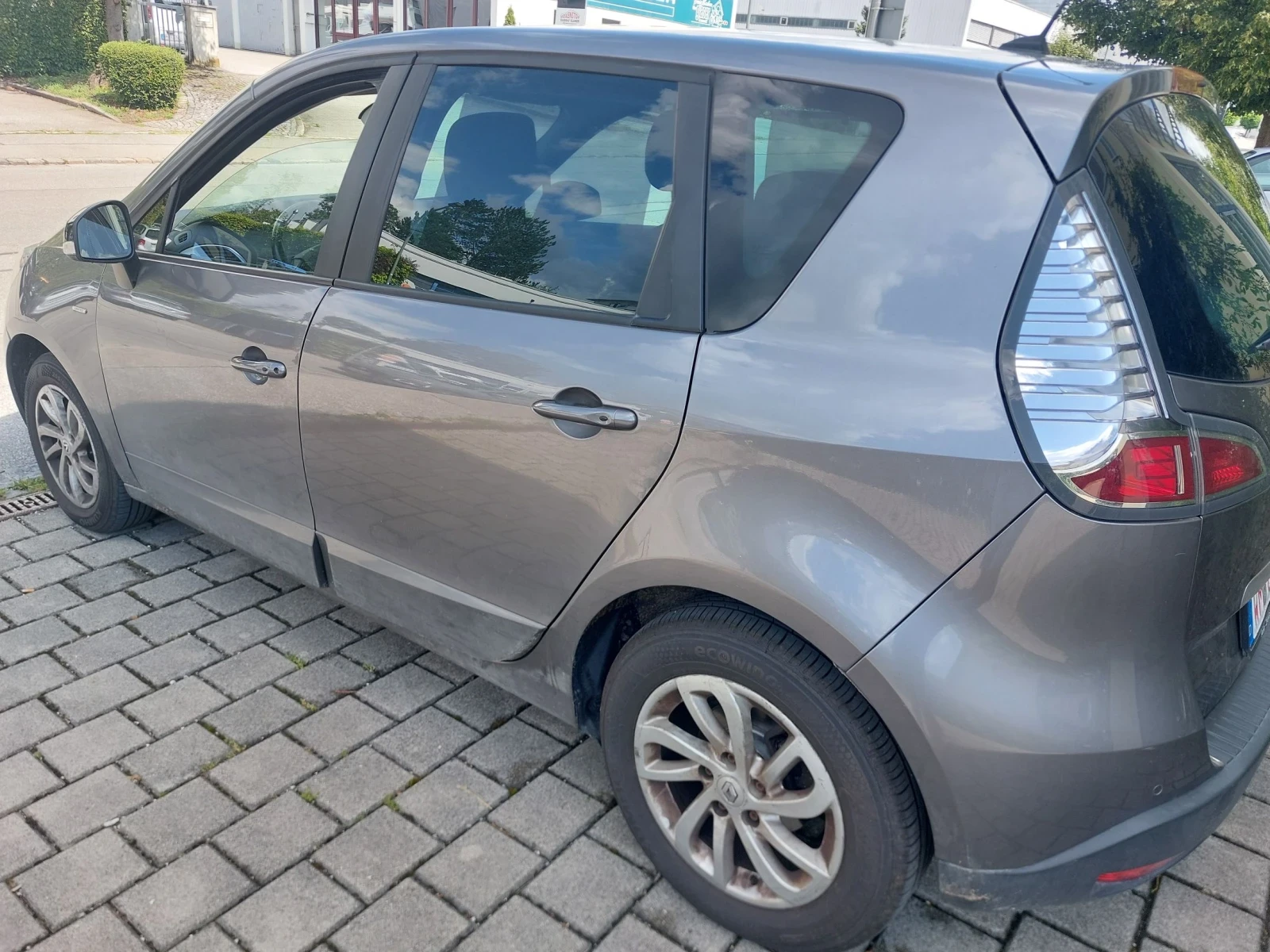 Renault Scenic 1.2TCe  , снимка 6 - Автомобили и джипове - 55902021