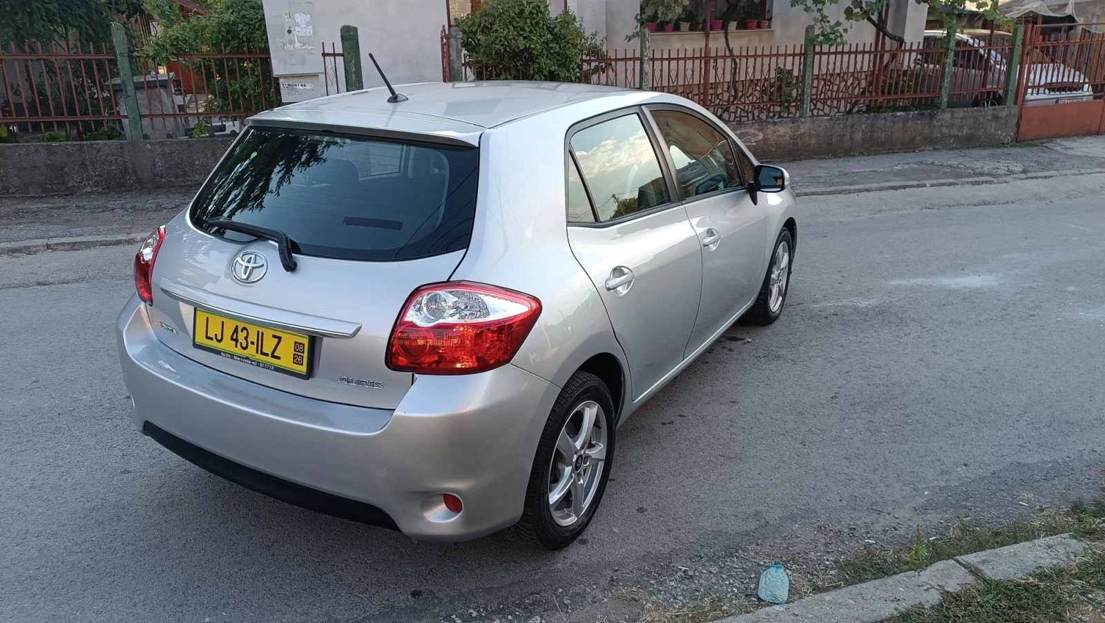 Toyota Auris 1.6-132к.с.перфектен, снимка 10 - Автомобили и джипове - 56145035