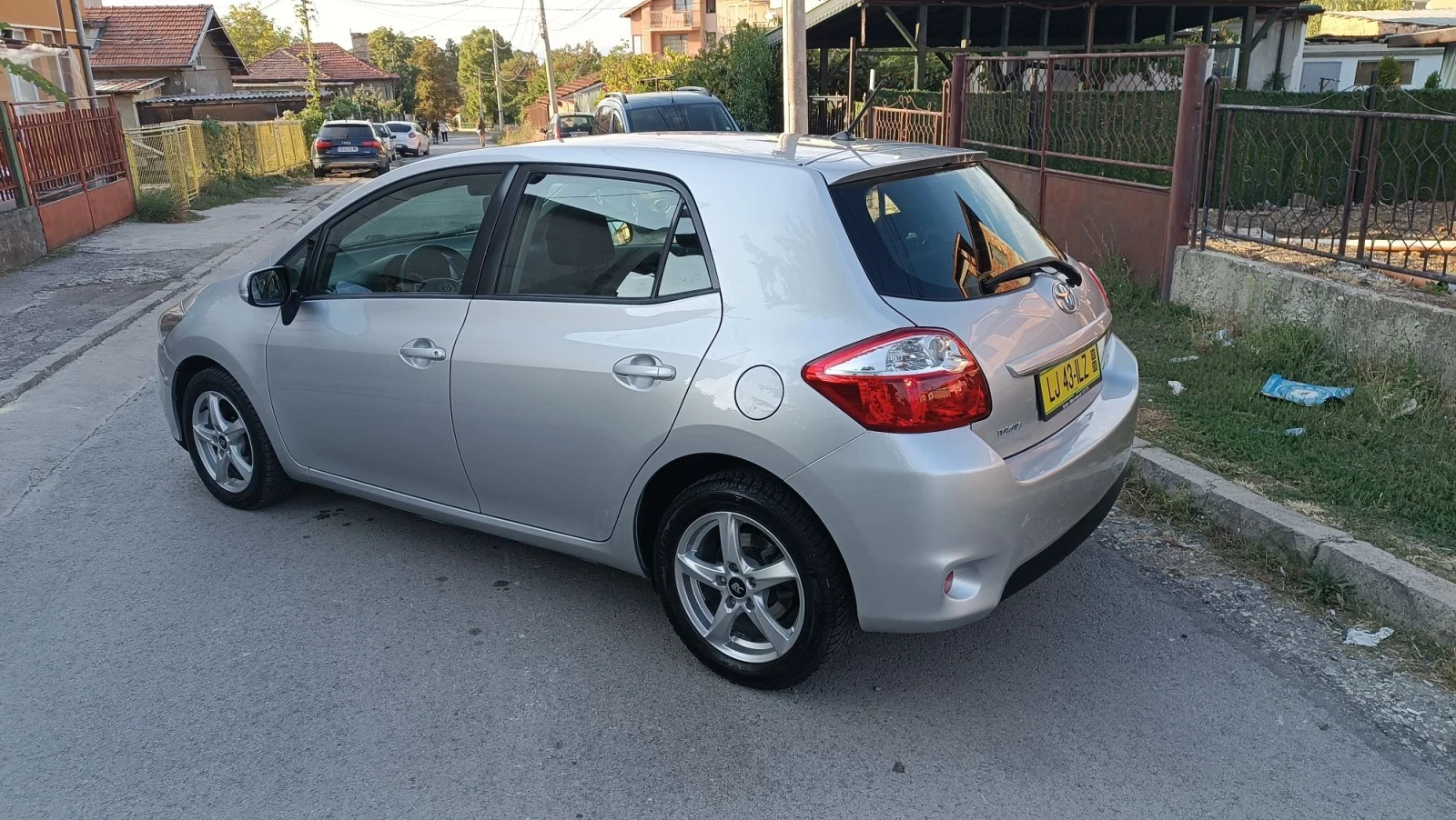 Toyota Auris 1.6-132к.с.перфектен, снимка 14 - Автомобили и джипове - 56145035