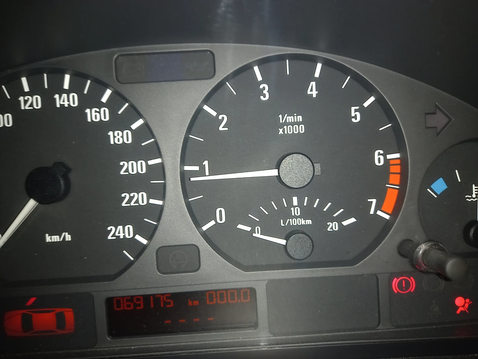 BMW 316 316i, снимка 10 - Автомобили и джипове - 56369175