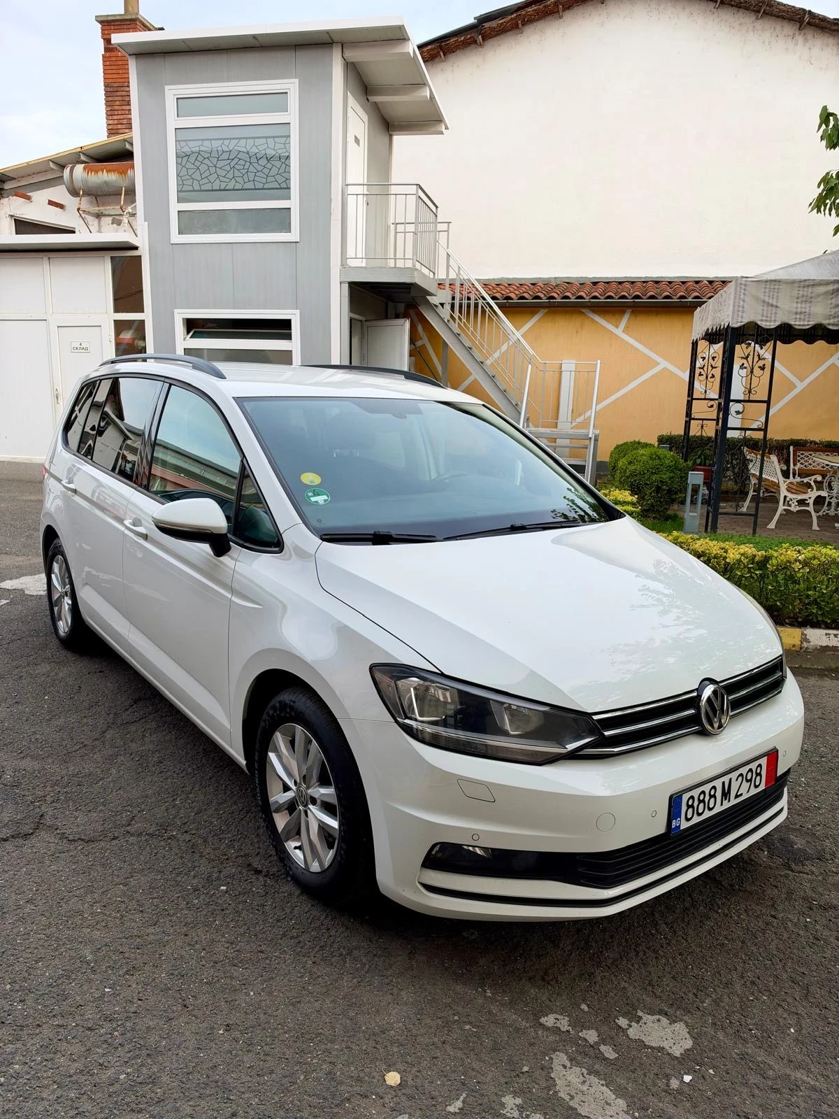 VW Touran, снимка 2 - Автомобили и джипове - 56523572