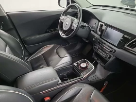 Kia Niro 65 kWh ExecutiveLine, снимка 7