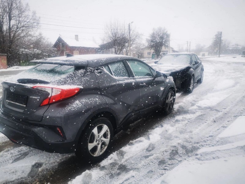 Toyota C-HR 1.8, снимка 2 - Автомобили и джипове - 48577713