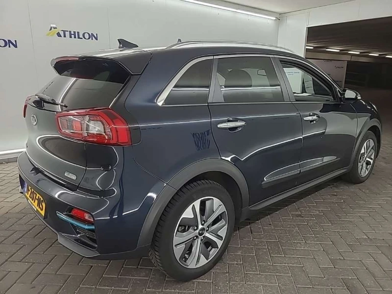 Kia Niro 65 kWh ExecutiveLine, снимка 3 - Автомобили и джипове - 49678502