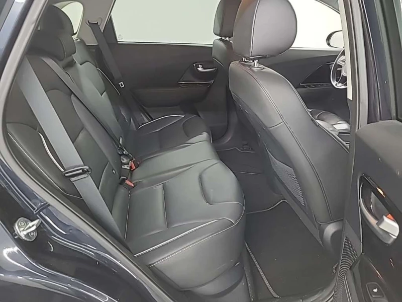 Kia Niro 65 kWh ExecutiveLine, снимка 5 - Автомобили и джипове - 49678502