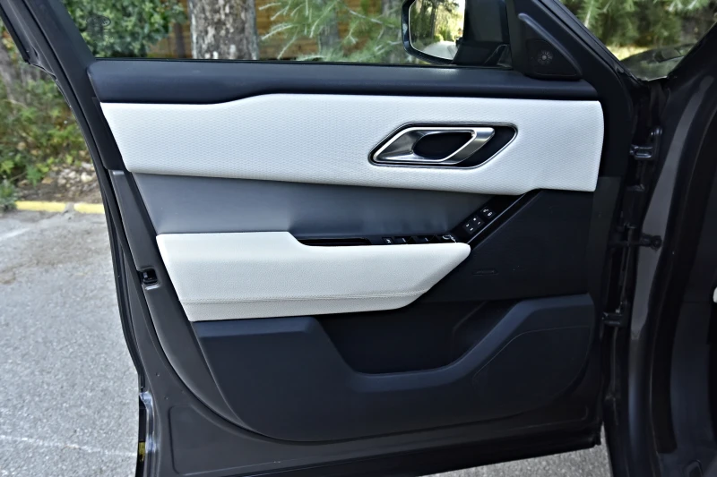 Land Rover Range Rover Velar R240, снимка 14 - Автомобили и джипове - 53025561