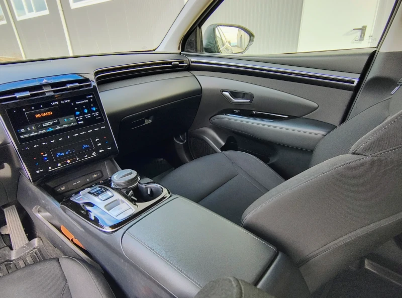 Hyundai Tucson  SUV 4WD, снимка 7 - Автомобили и джипове - 53263861