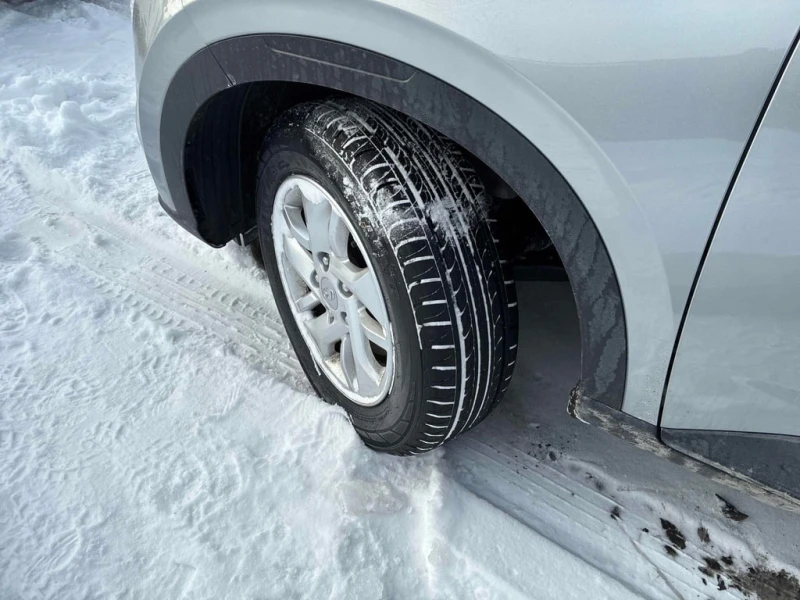 Hyundai Venue * Preferred * CARFAX * ЦЕНА ДО БГ, снимка 9 - Автомобили и джипове - 53324992