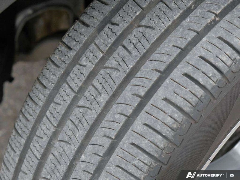 Mercedes-Benz GLC * GLC300 Base 4M * CARFAX * ЦЕНА ДО БГ, снимка 9 - Автомобили и джипове - 53445145