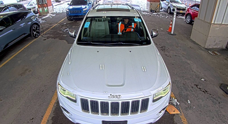 Jeep Grand cherokee Overland, снимка 3 - Автомобили и джипове - 53513534