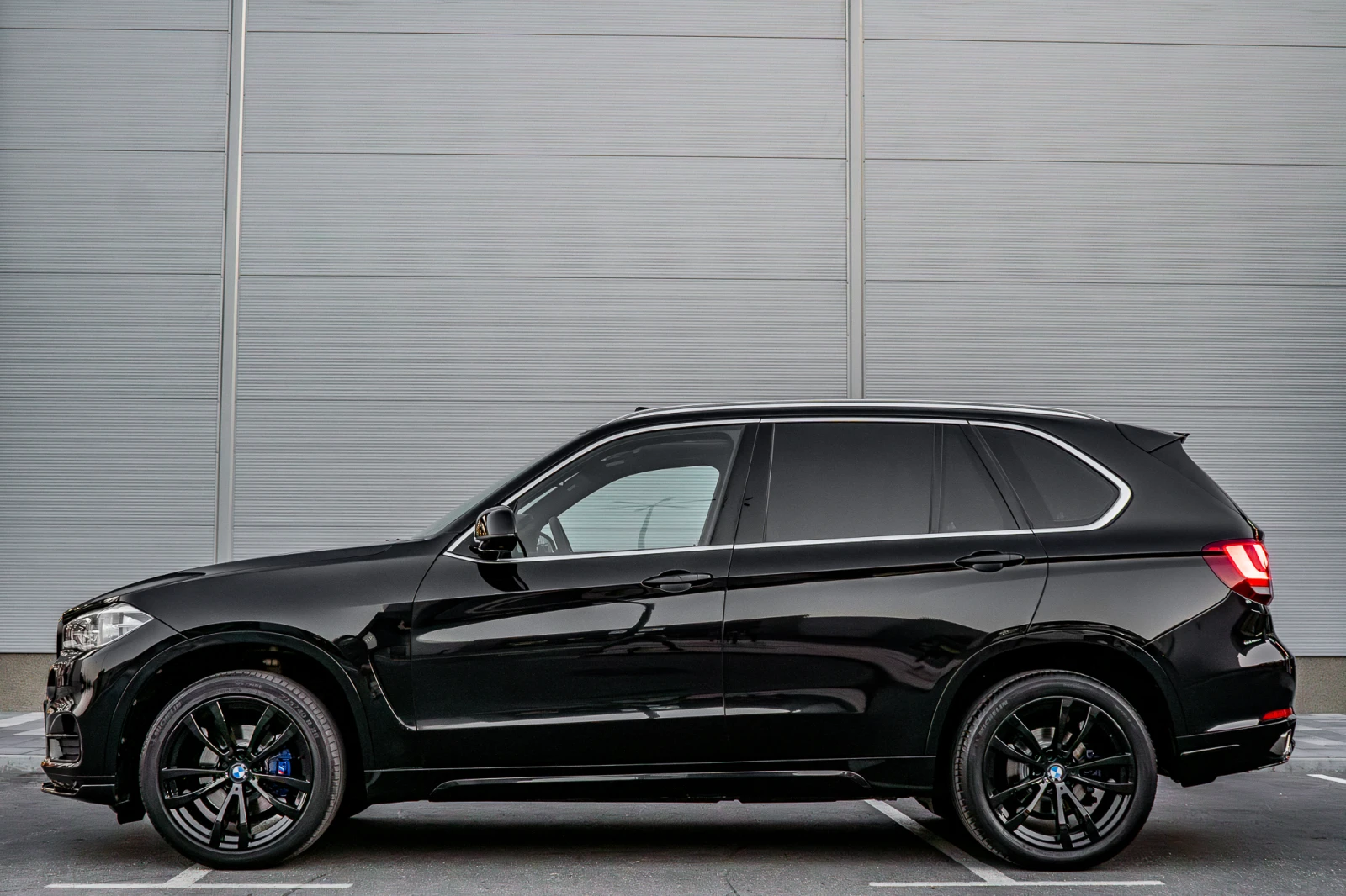 BMW X5 3.0D/X-DRIVE/LOUNGE PLUS/M-SPORT/PANO/7-МЕСТЕН - изображение 2