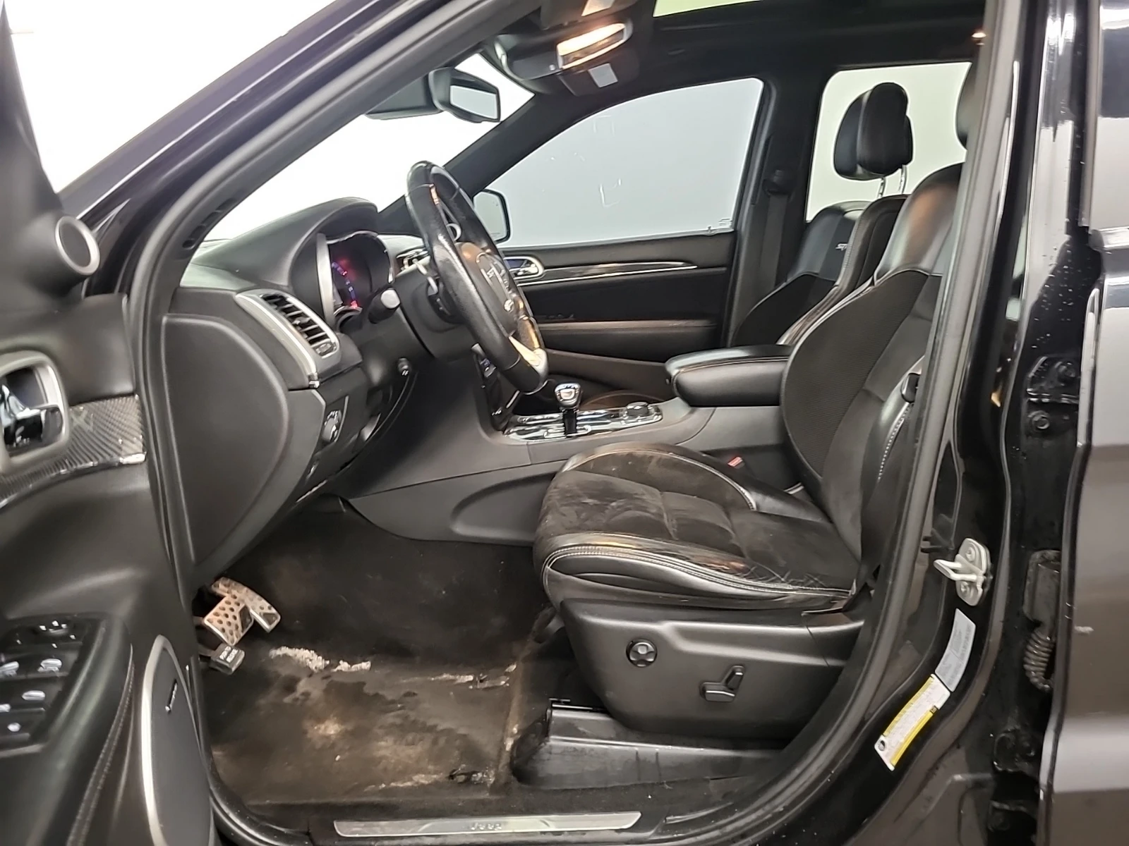 Jeep Grand cherokee * SRT* CARFAX * БЕЗ ПЪРВОНАЧАЛНА ВНОСКА - изображение 7