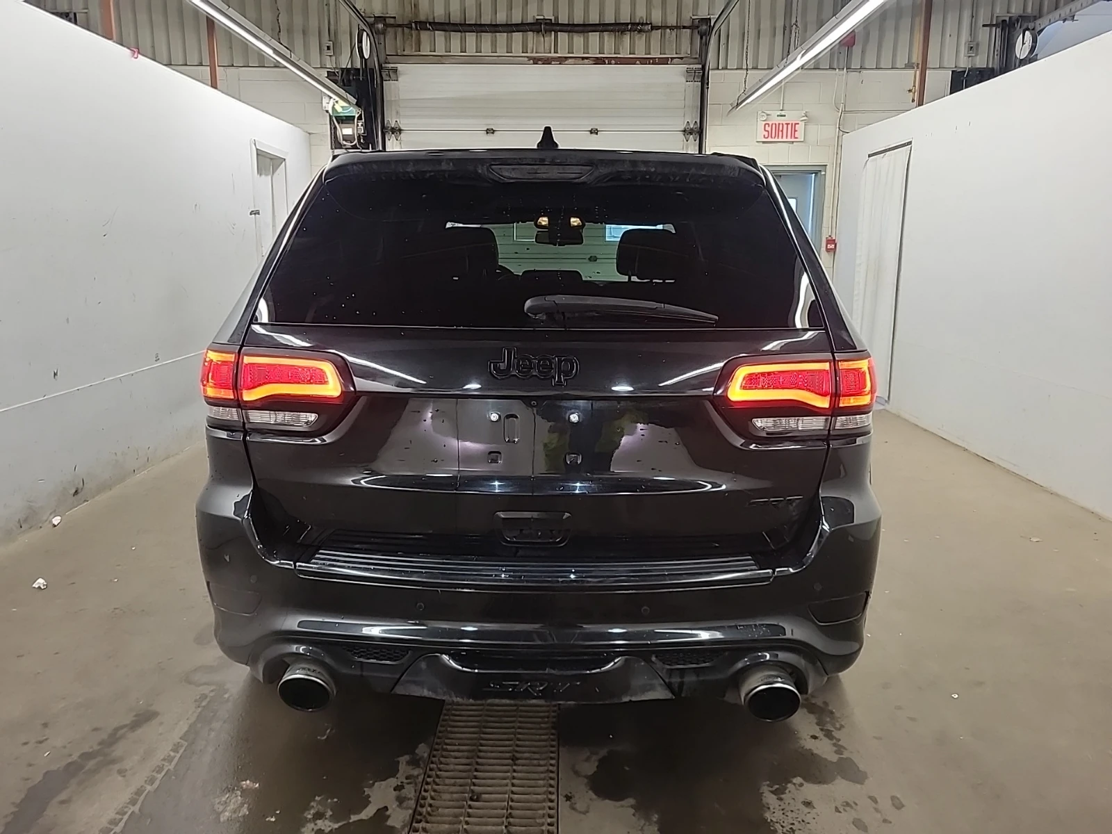 Jeep Grand cherokee * SRT* CARFAX * БЕЗ ПЪРВОНАЧАЛНА ВНОСКА - изображение 4