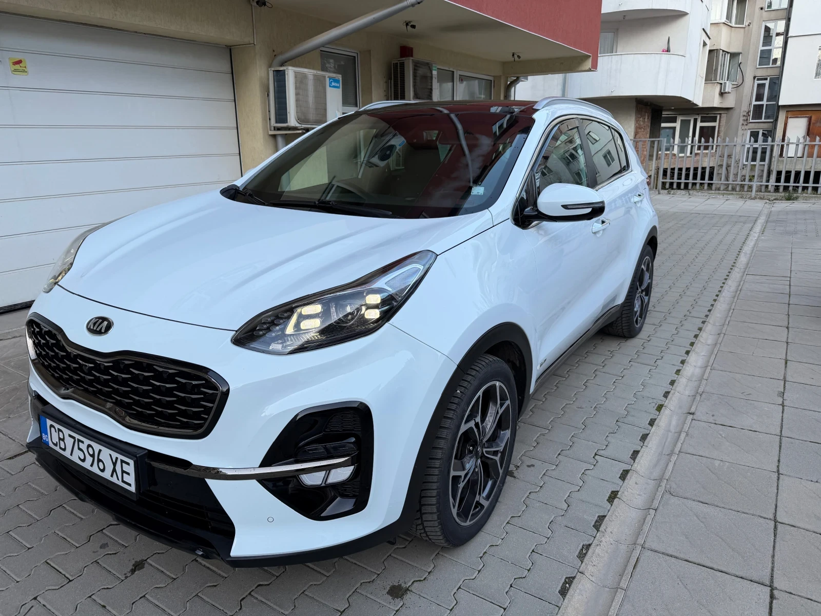 Kia Sportage 1, 6 T-GDI GT LINE AWD - изображение 2