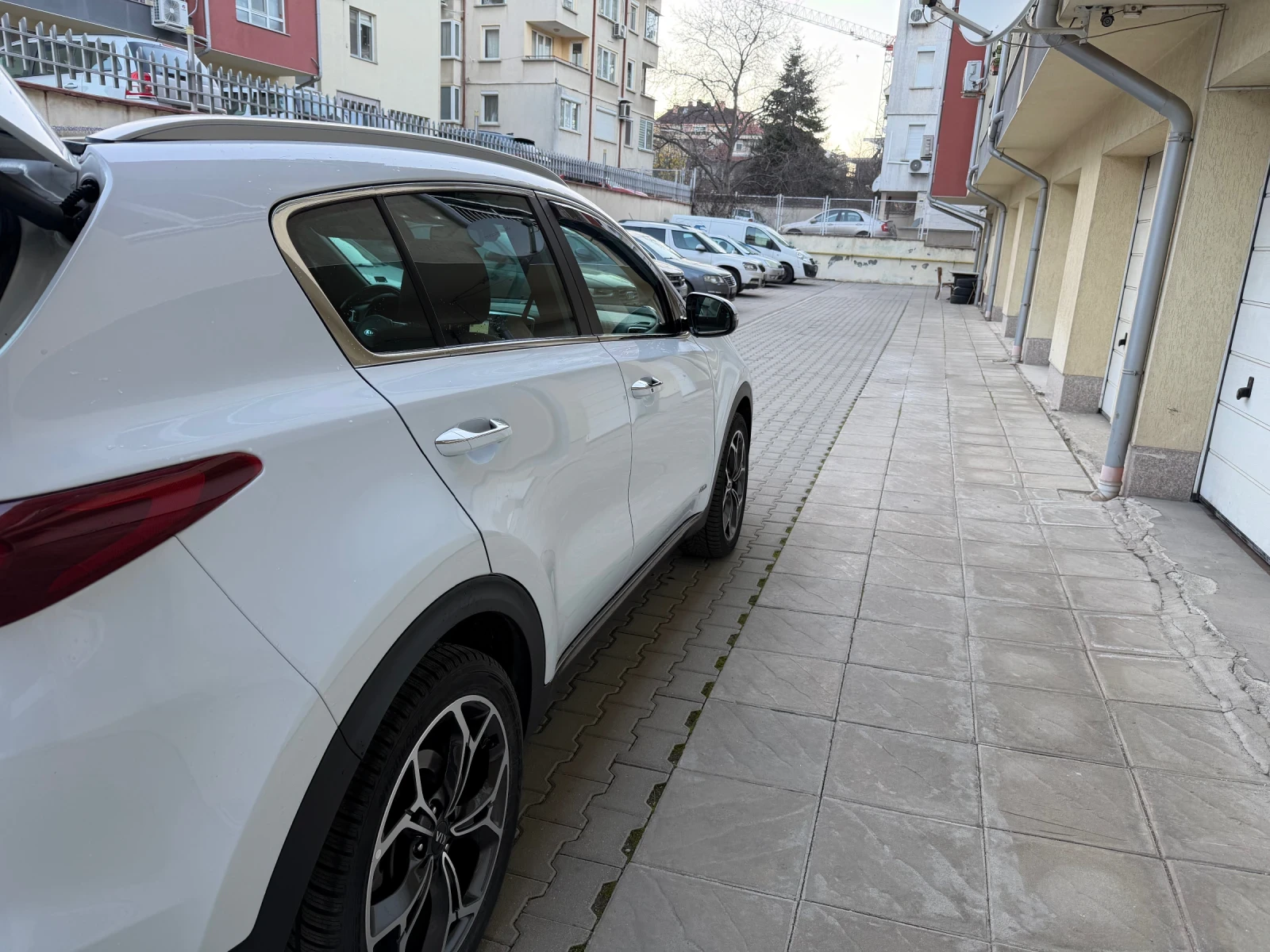 Kia Sportage 1, 6 T-GDI GT LINE AWD - изображение 6