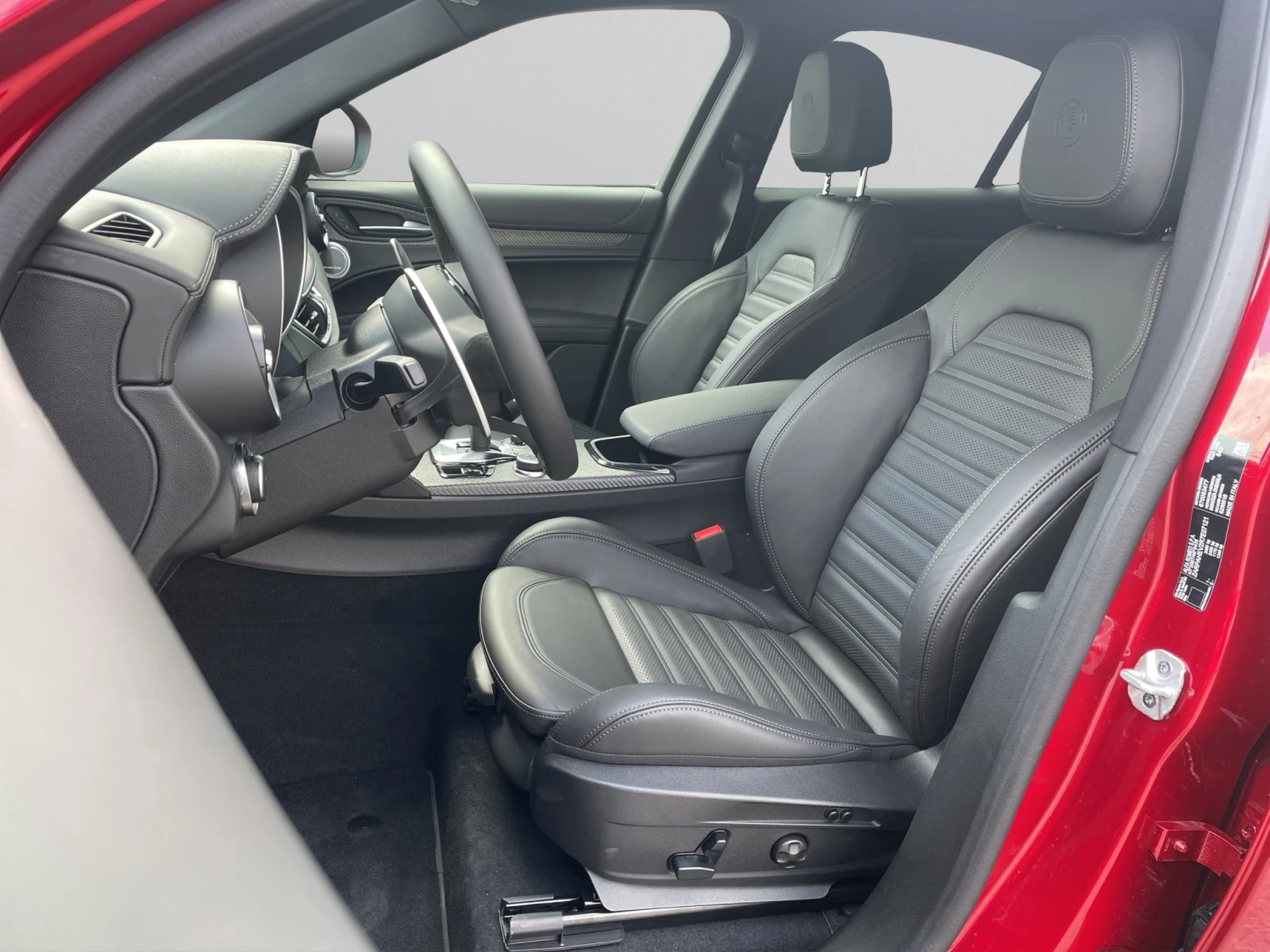 Alfa Romeo Stelvio QV 2.9 V6 Bi-Turbo Petrol 520 hp AT8 Q4, снимка 12 - Автомобили и джипове - 54292639