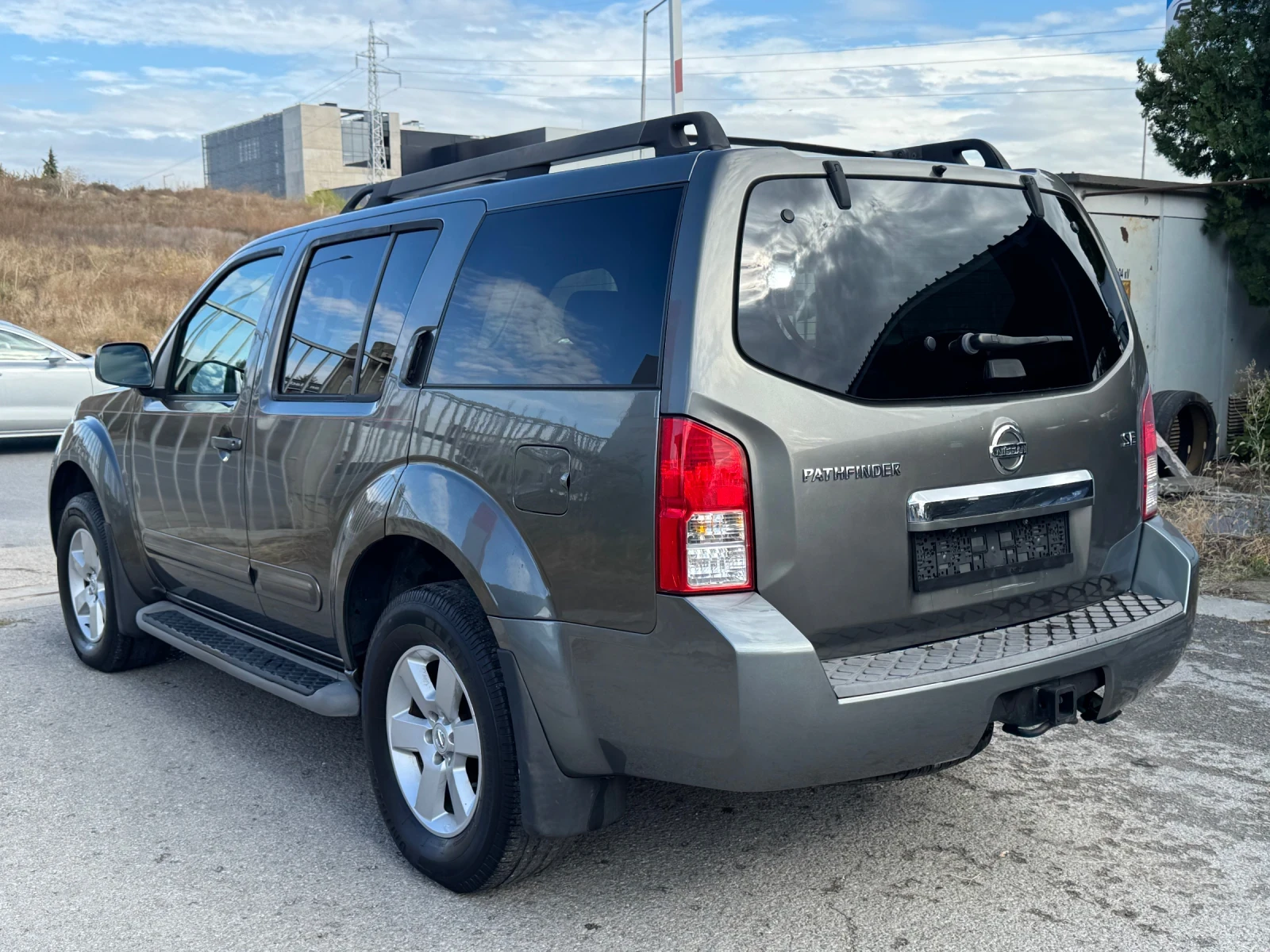 Nissan Pathfinder 4.0 SE BOSE/4X4/7+ 1/, снимка 7 - Автомобили и джипове - 56611670