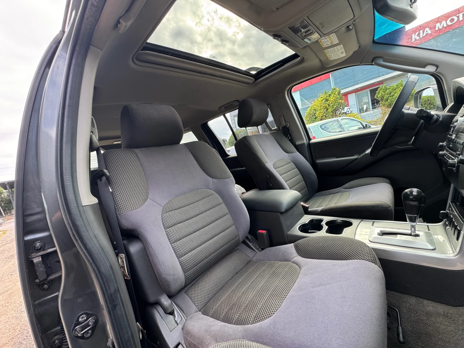 Nissan Pathfinder 4.0 SE BOSE/4X4/7+ 1/, снимка 11 - Автомобили и джипове - 56611670