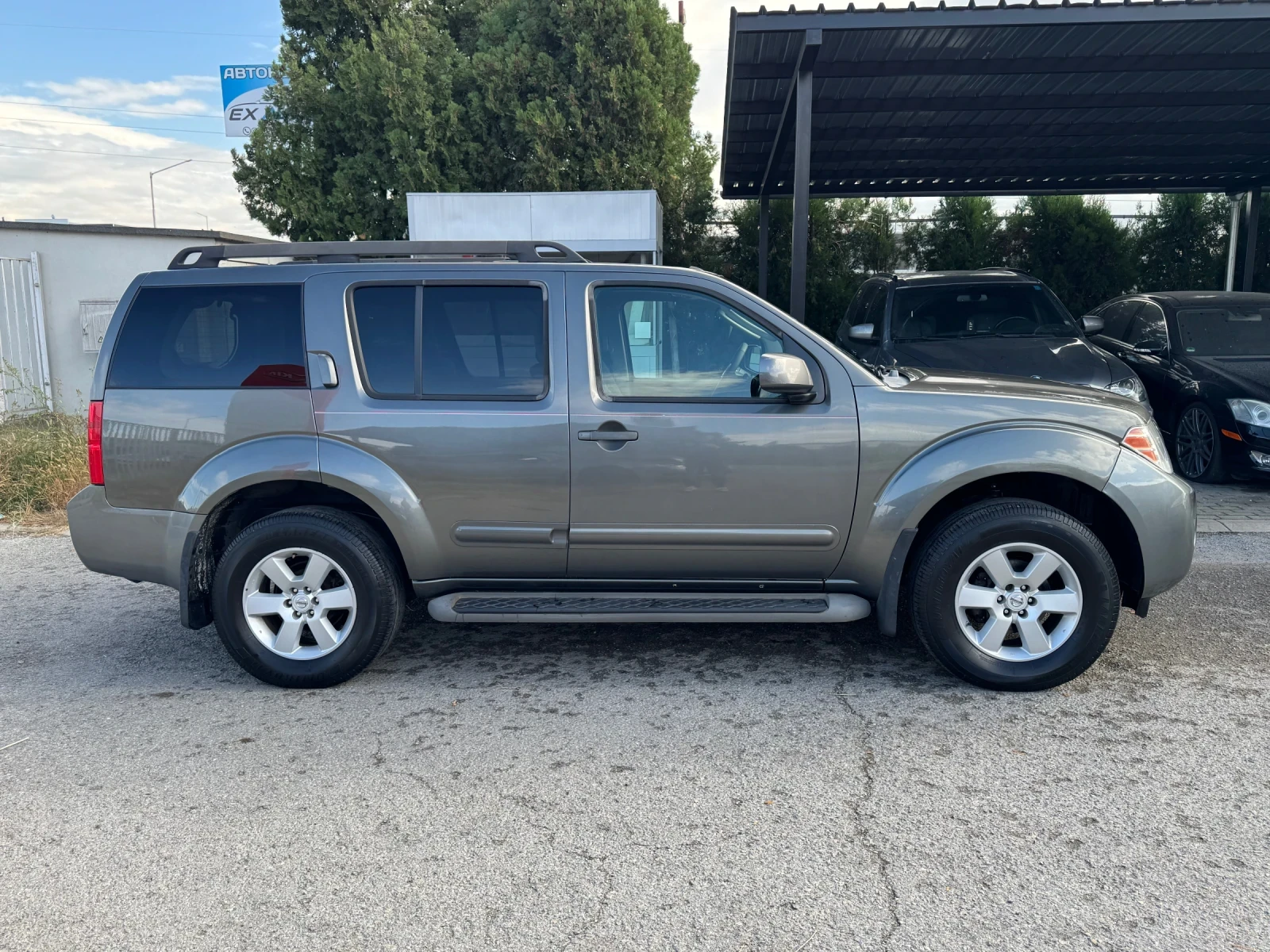 Nissan Pathfinder 4.0 SE BOSE/4X4/7+ 1/, снимка 4 - Автомобили и джипове - 56611670