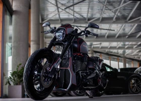 ����� �� �������� �� Harley-Davidson Softail FXDR 114 Custom