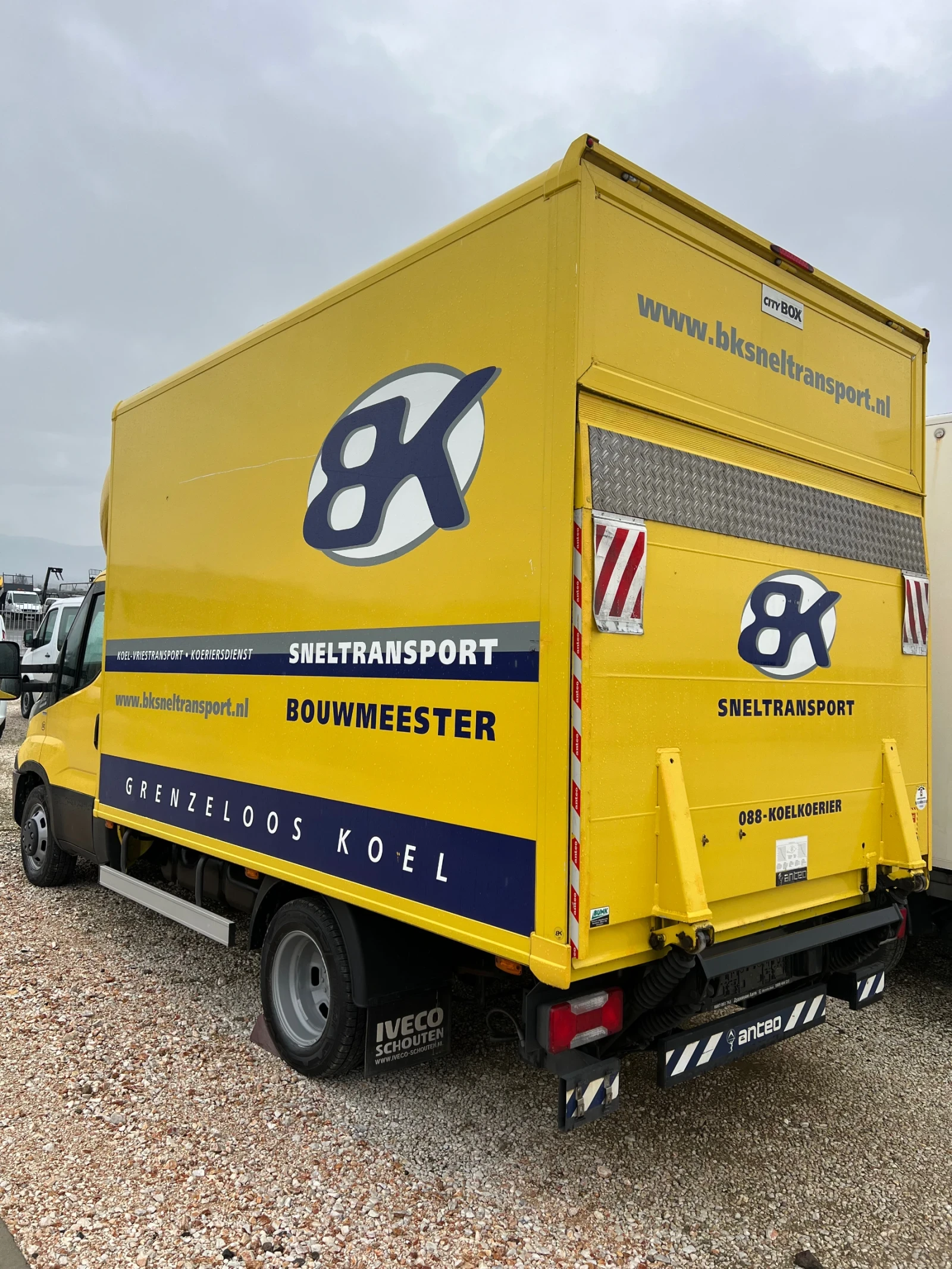 Фургон с падащ борд, снимка 4 - Части - 54073783