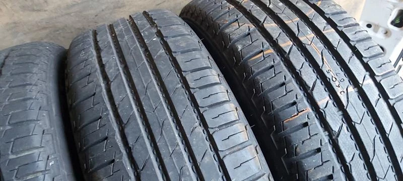 Гуми Летни 215/65R17, снимка 3 - Гуми и джанти - 35148094