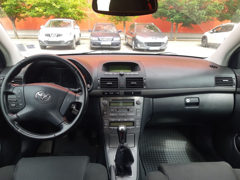 Toyota Avensis, снимка 10 - Автомобили и джипове - 46036073