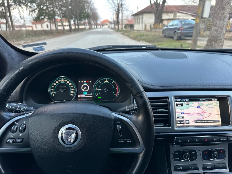 Jaguar Xf 2.2R, снимка 15 - Автомобили и джипове - 49201512