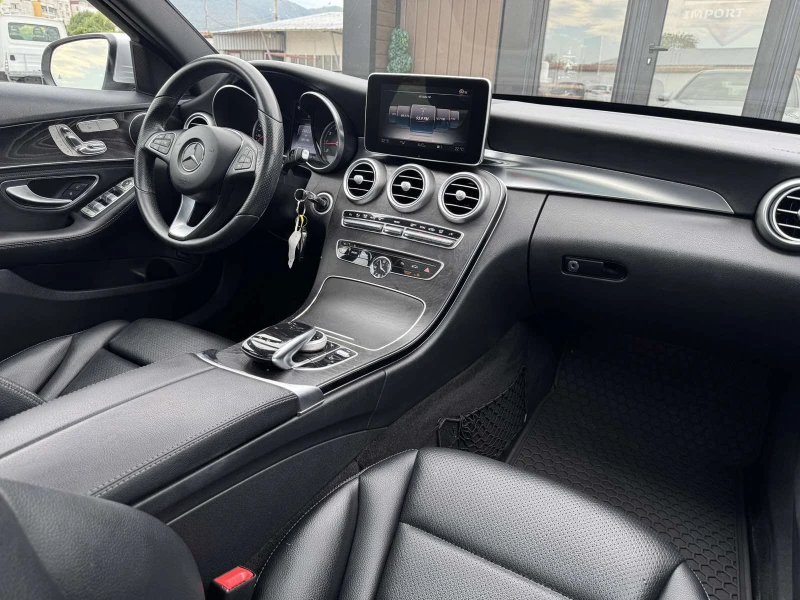 Mercedes-Benz C 300 AMG* 4-MATIC* LED, снимка 9 - Автомобили и джипове - 50863006