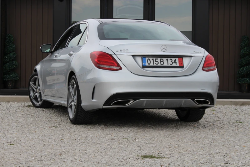 Mercedes-Benz C 300 AMG* 4-MATIC* LED, снимка 4 - Автомобили и джипове - 50863006